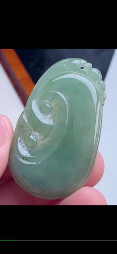 48.7-29.5-4mm,水润  如意吊坠，天然翡翠A货aaa68.2十三