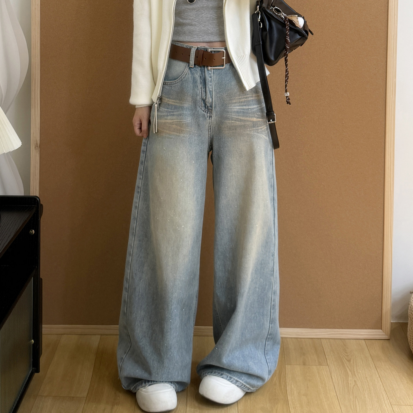 低调细闪做旧腮红阔腿牛仔裤女2026春季新款高腰宽松百搭拖地长裤