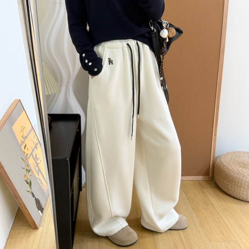 慵懒休闲加厚奥粒绒阔腿卫裤女冬季小羊刺绣松紧腰显瘦加绒弯刀裤