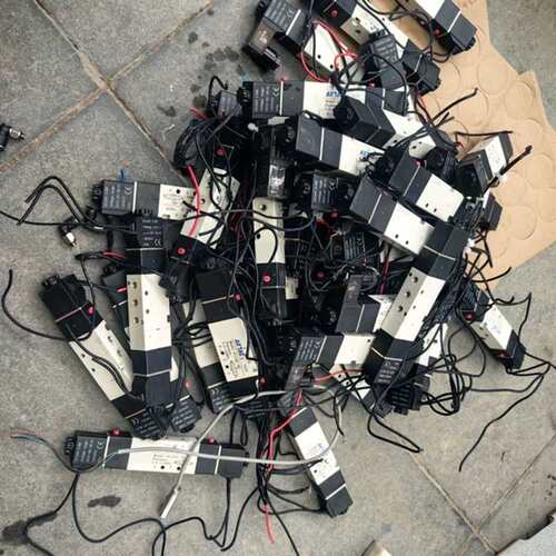议价39个价 4V130E-M5电磁阀 包好 有一侧