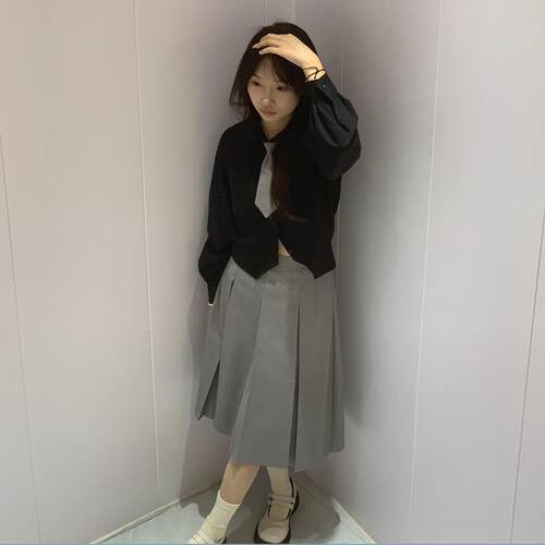 川井女装质感版型好显高显白显瘦