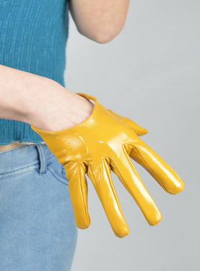 漆皮超短手套 13cm仿真皮仿皮亮皮触控贴手百搭超时尚姜黄色蛋黄