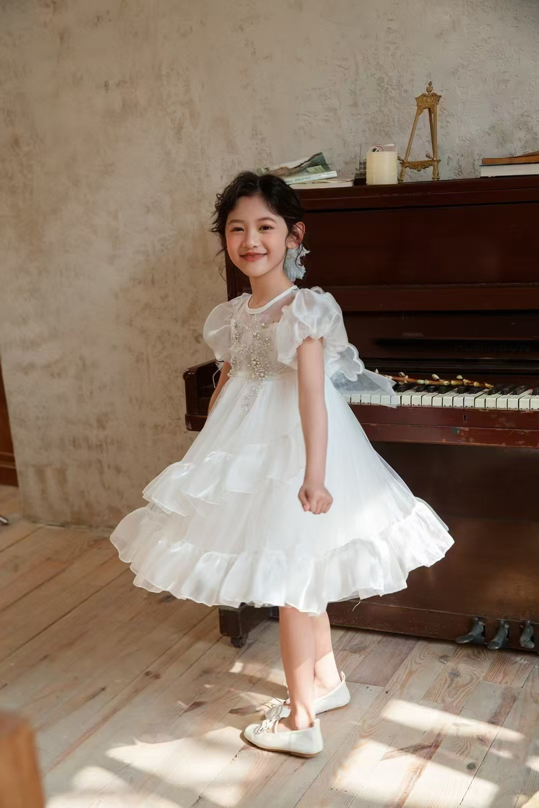 女童白色蓬蓬纱裙夏装连衣裙儿童高级感蝴蝶翅膀礼服裙仙女公主裙