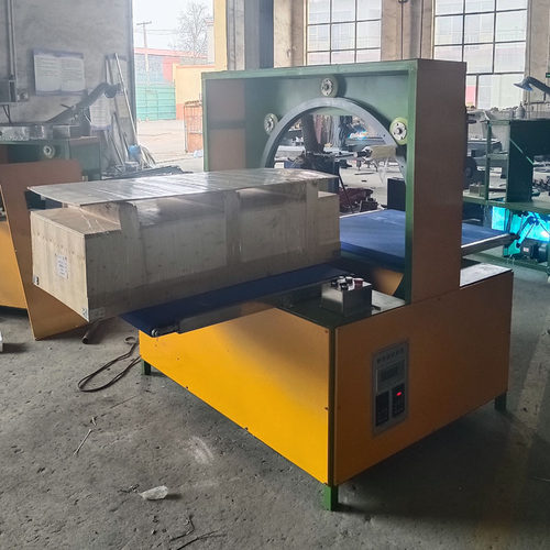 全自动缠绕膜打包机门板包膜机