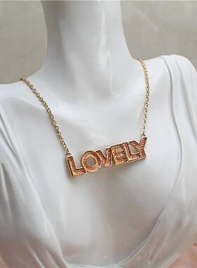 合金镀金女亮晶晶字母项链