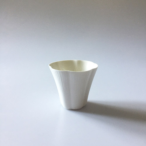 白瓷花瓣茶杯白瓷花瓣手工茶杯