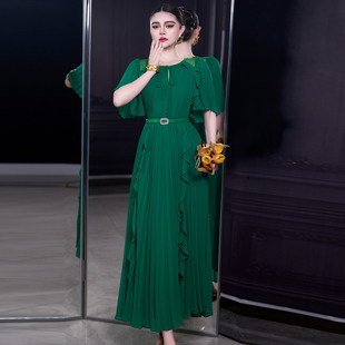 欧式高端压褶连衣裙女2026春夏新款荷叶边玫红色宴会礼服百褶长裙