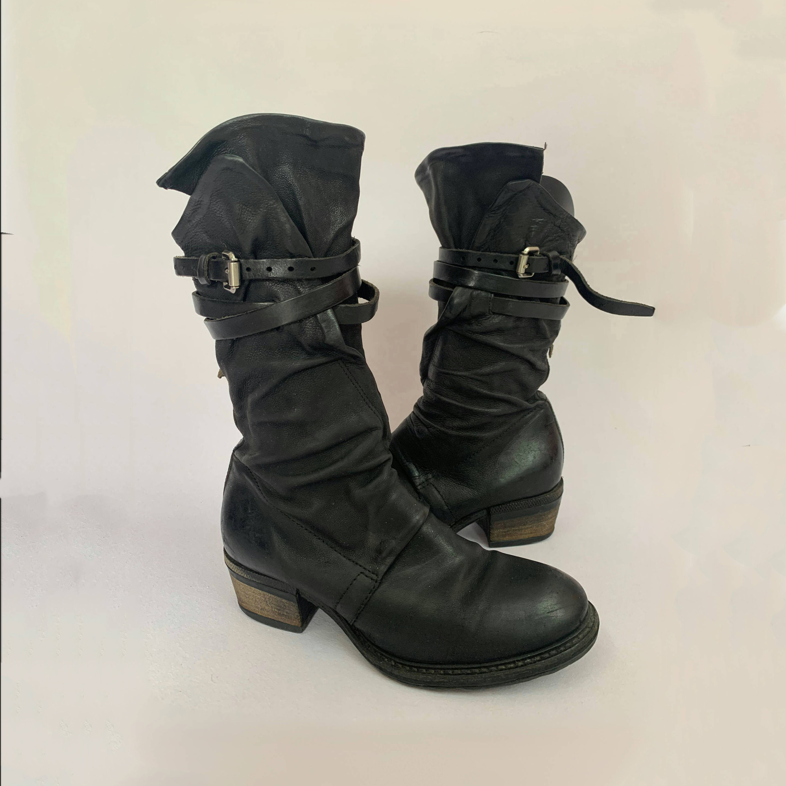 复古暗黑中古堆堆靴女皮带扣绑带中筒骑士靴粗跟马丁靴AS98机车靴