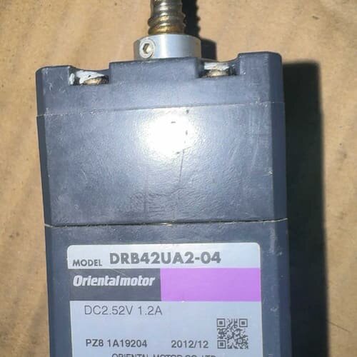 东方步进马达DRB42UA2-04，拆机件，DC2.52V