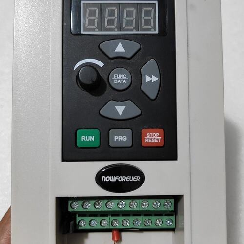议价南方变频器 B1000-2S0007G 07KW 成色可以