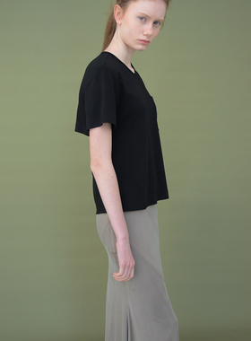 清仓处理黑色露背上衣