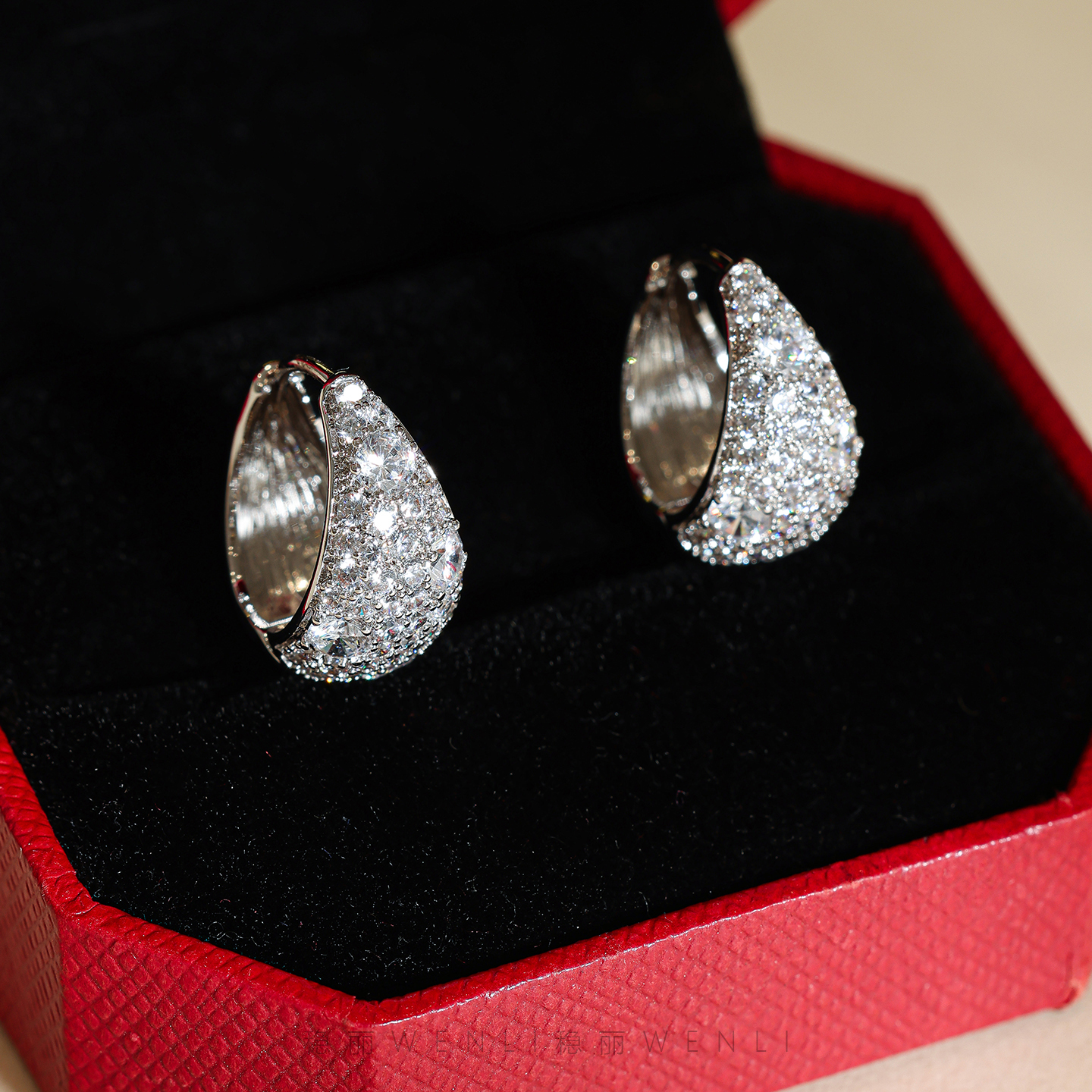 超闪锆石水滴形耳扣女气质高级感