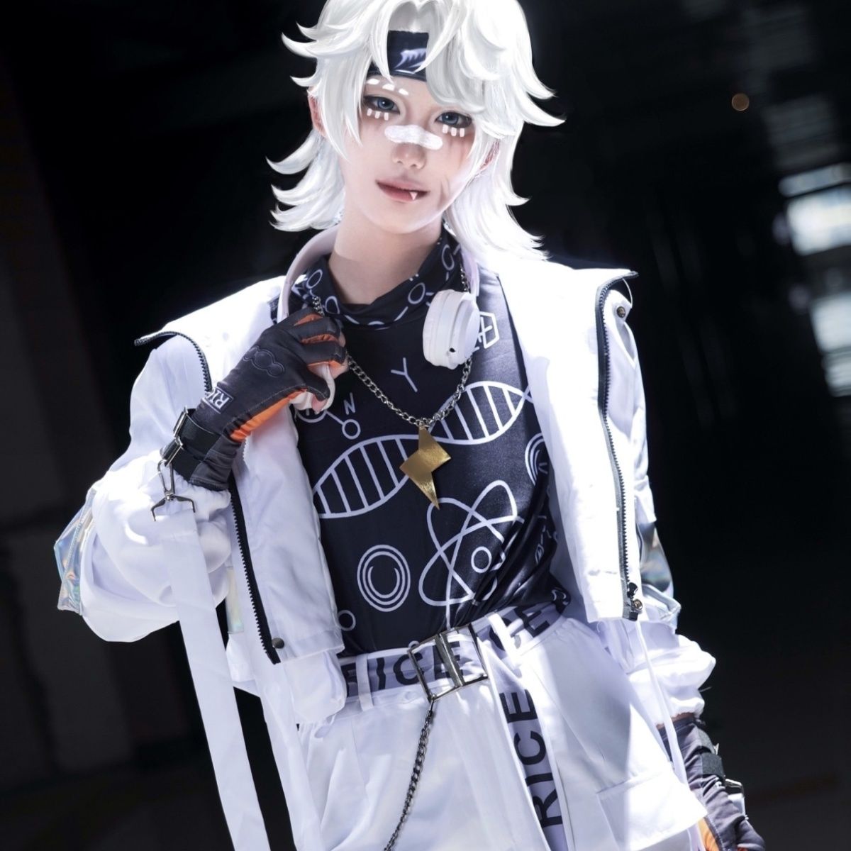 第五人格小黄鸭联动cos求生者调香师囚徒运动卫衣cosplay