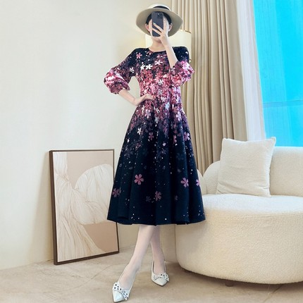 秋季流行风格中年女装法式印花连衣裙大码高腰显瘦A字长裙花苞裙