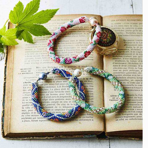 diy日本花朵串珠编织手环