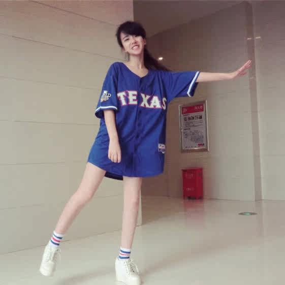 ML*B 야구 유니폼 힙합 스트리트 댄스 하라주쿠 스트리트 스타일 디지털 고급 솜씨 자수 남성과 여성을 위한 반팔 야구 카디건