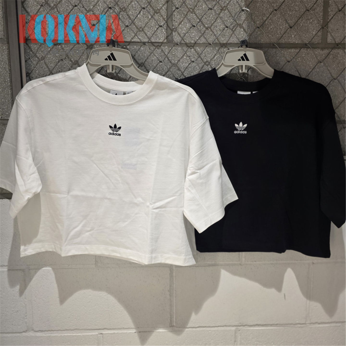 阿迪达斯三叶草女子休闲短袖T恤