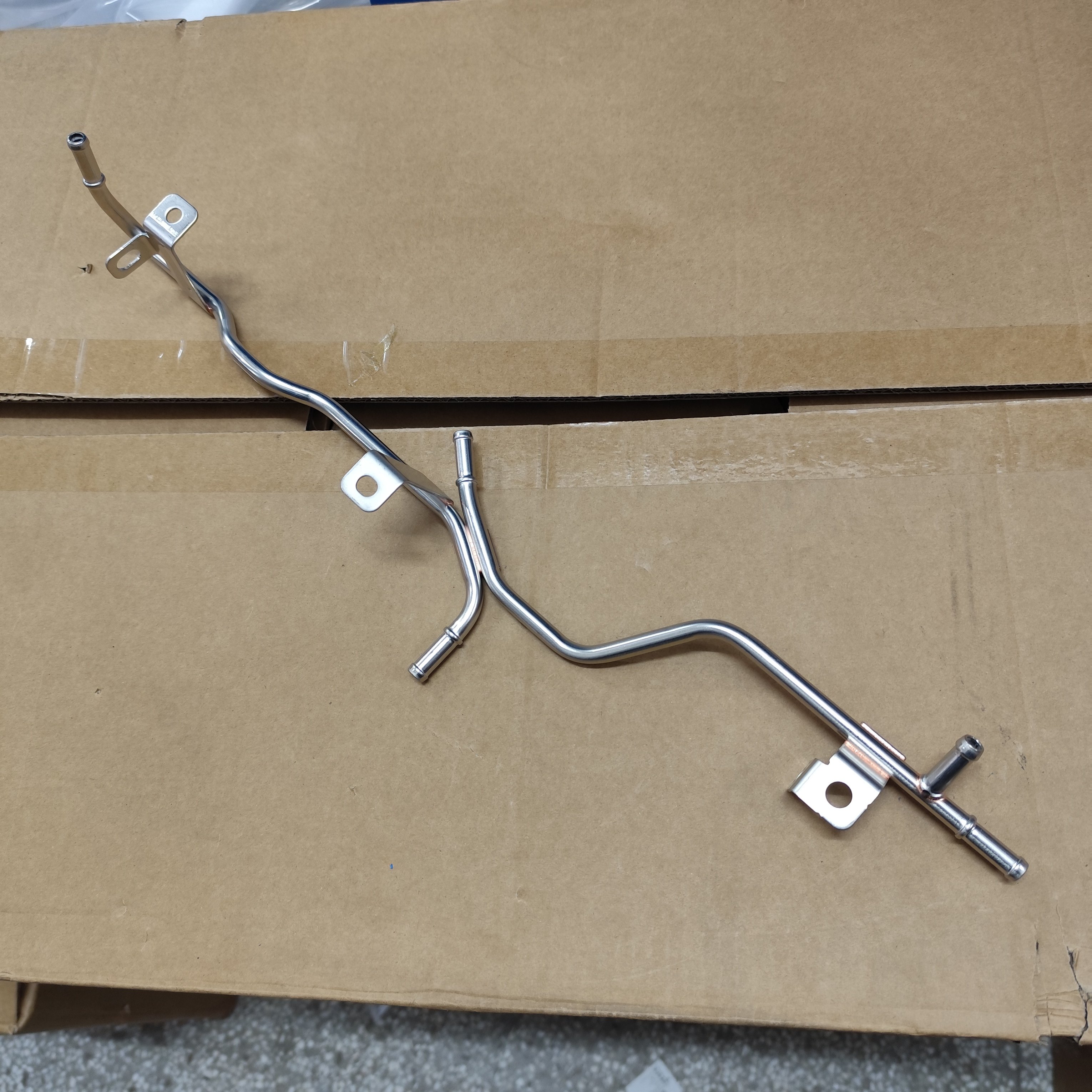 传祺GS8/GS7膨胀箱防冻液储水壶回水硬管铁管2350006cad0001