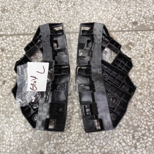 传祺GS4大灯下支架前保险杠支架塑料胶原厂