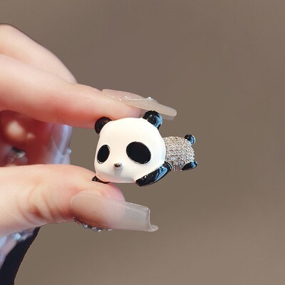 奥特莱斯品牌撤柜清仓折扣捡漏可爱萌宠黑白熊猫胸针百搭配饰女潮