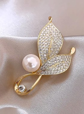 奥特莱斯品牌折扣店撤柜清仓捡漏轻奢鱼尾珍珠胸针outlets女配饰1