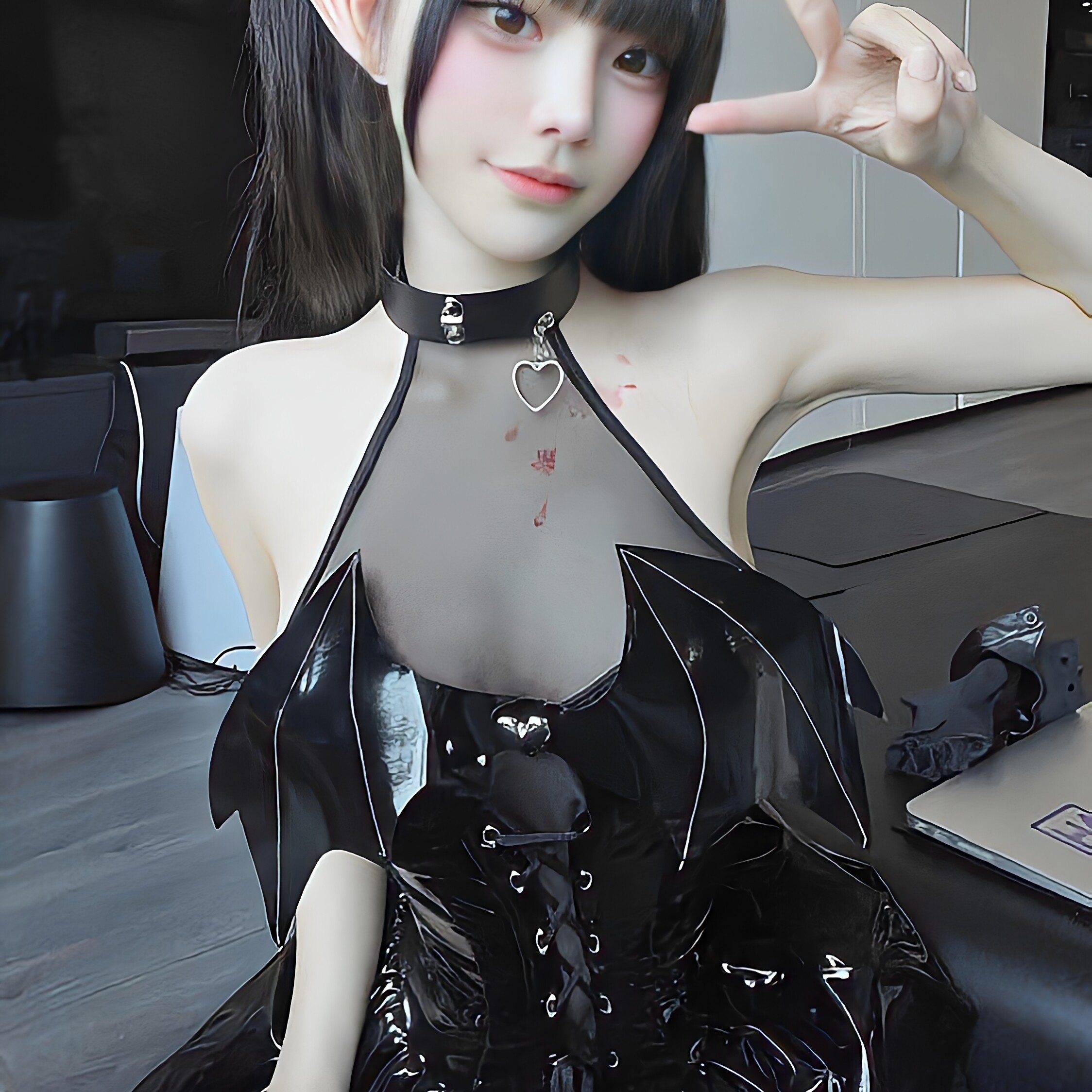 性感魅魔修身亮面连衣裙挂脖绑带短裙恶魔女仆制服万圣节cos服装