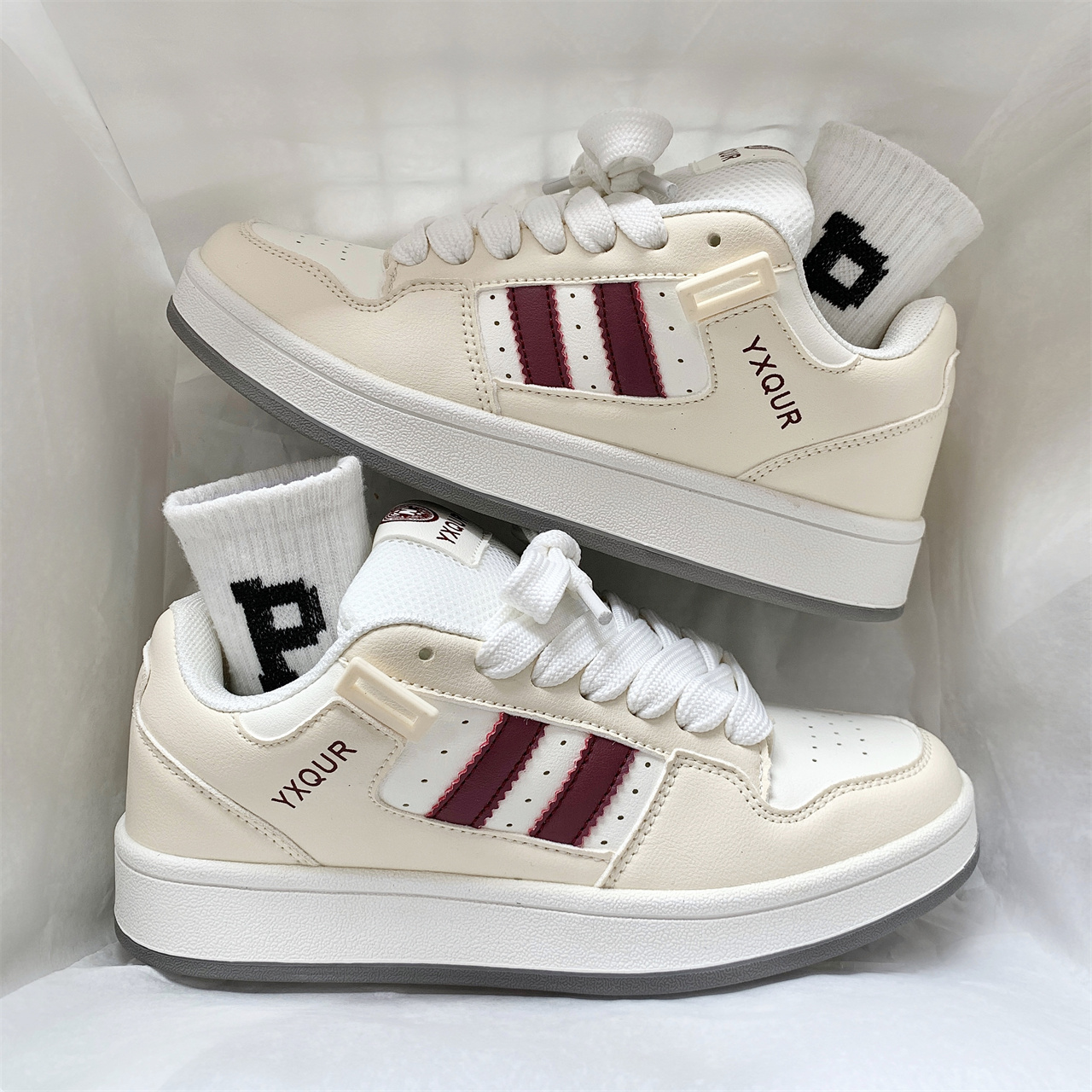 港风小众设计厚底情侣小白鞋