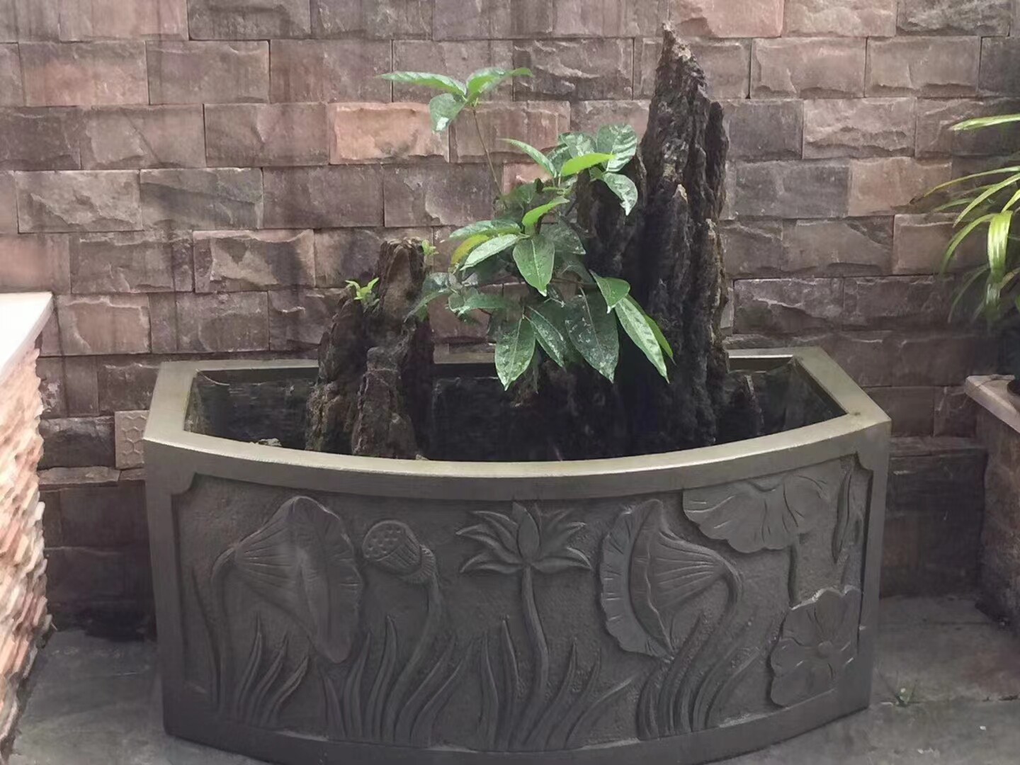 庭院石缸别墅花园水缸鱼缸水中植物花盆睡莲荷花风水摆件青石雕刻