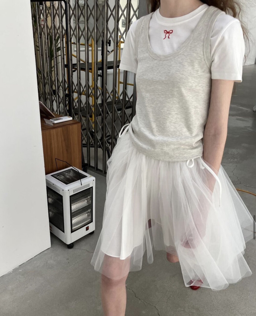 AKskylan春夏新款少女风蓬蓬裙半身裙女时尚纯色俏皮纱纱裙子套装