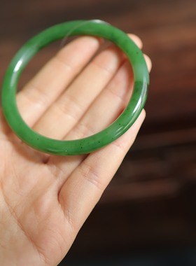 天然和田碧玉手镯典雅送礼收藏