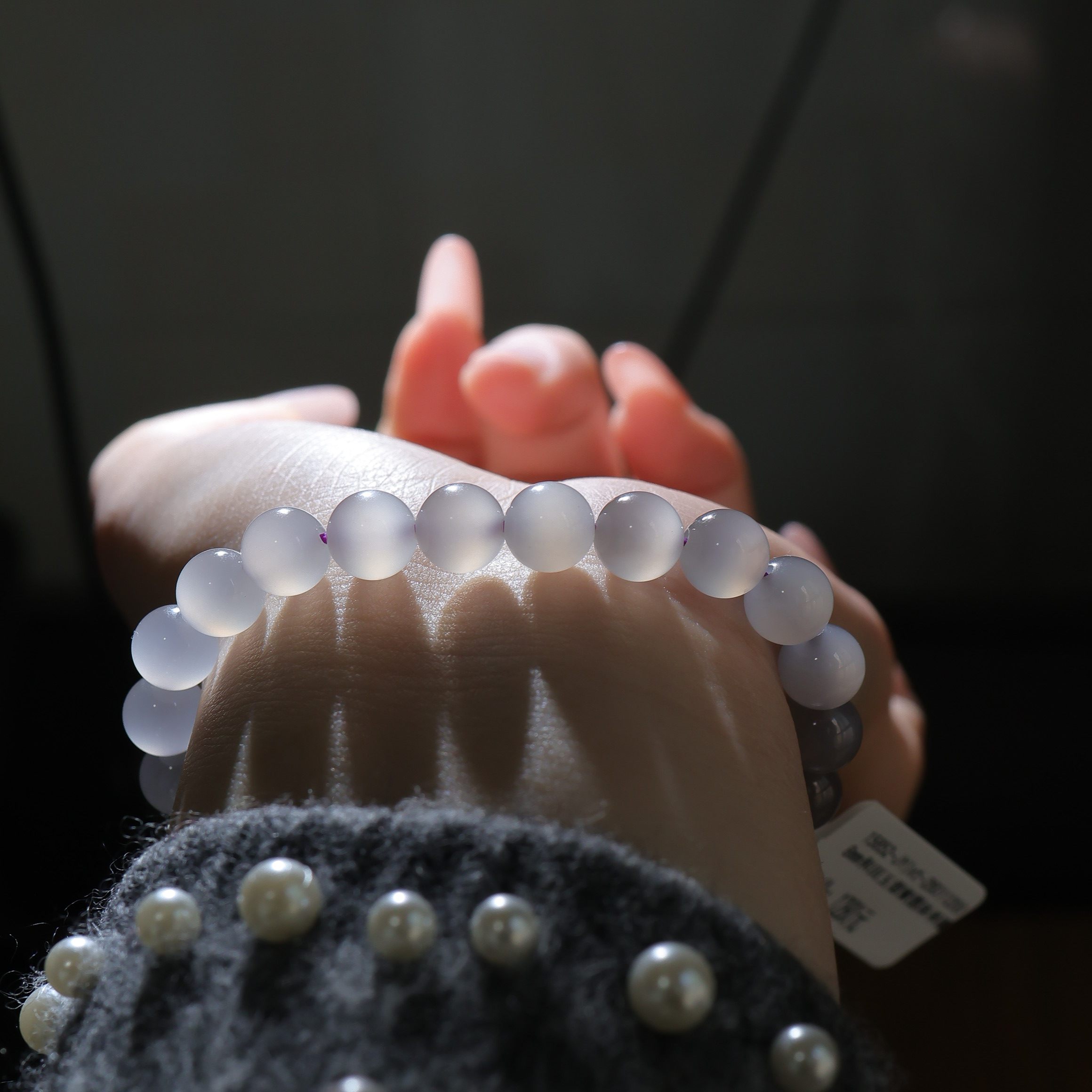 天然和田玉8mm烟紫圆珠单圈手串精致百搭手串   货号15852