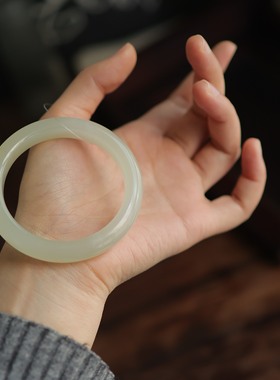 天然和田玉晴水镯54.9*11.3*8