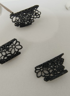 原创设计镂空黑色蕾丝花朵小众高级感女戒指