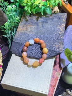 阿拉善血脉葡萄干玛瑙手串 丰富多彩的颜色 天然纹理