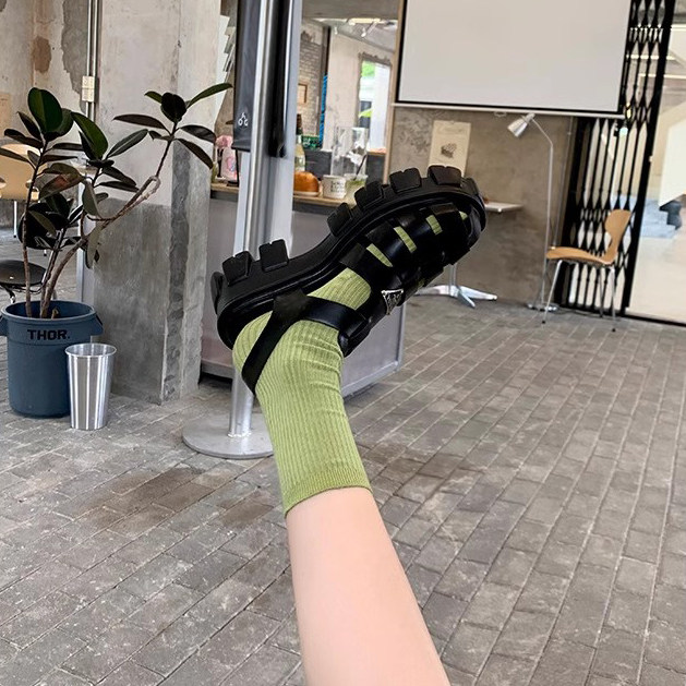 欧货松糕厚底三角标编织凉鞋女