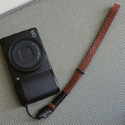 相机腕厚牛皮卡扣款索尼