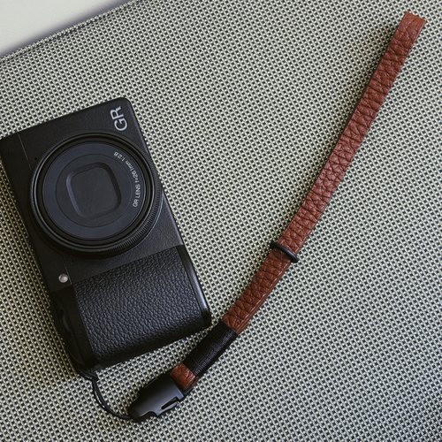 相机腕厚牛皮卡扣款索尼