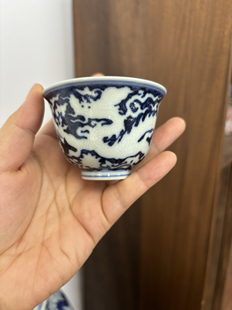 春花秋月仿明青花暗刻龙纹缠枝铃铛杯主人杯