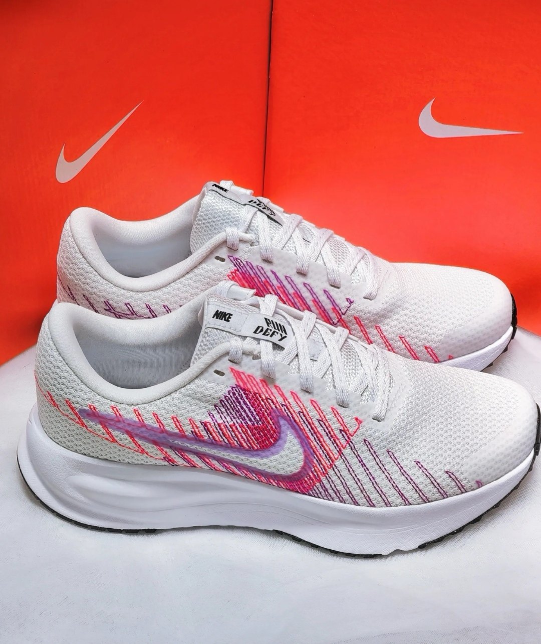 Nike耐克正品女子运动休闲鞋跑步鞋HM9593-102