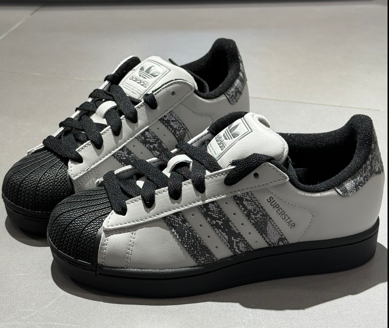 阿迪达斯三叶草正品男女同款运动休闲鞋板鞋JP6059