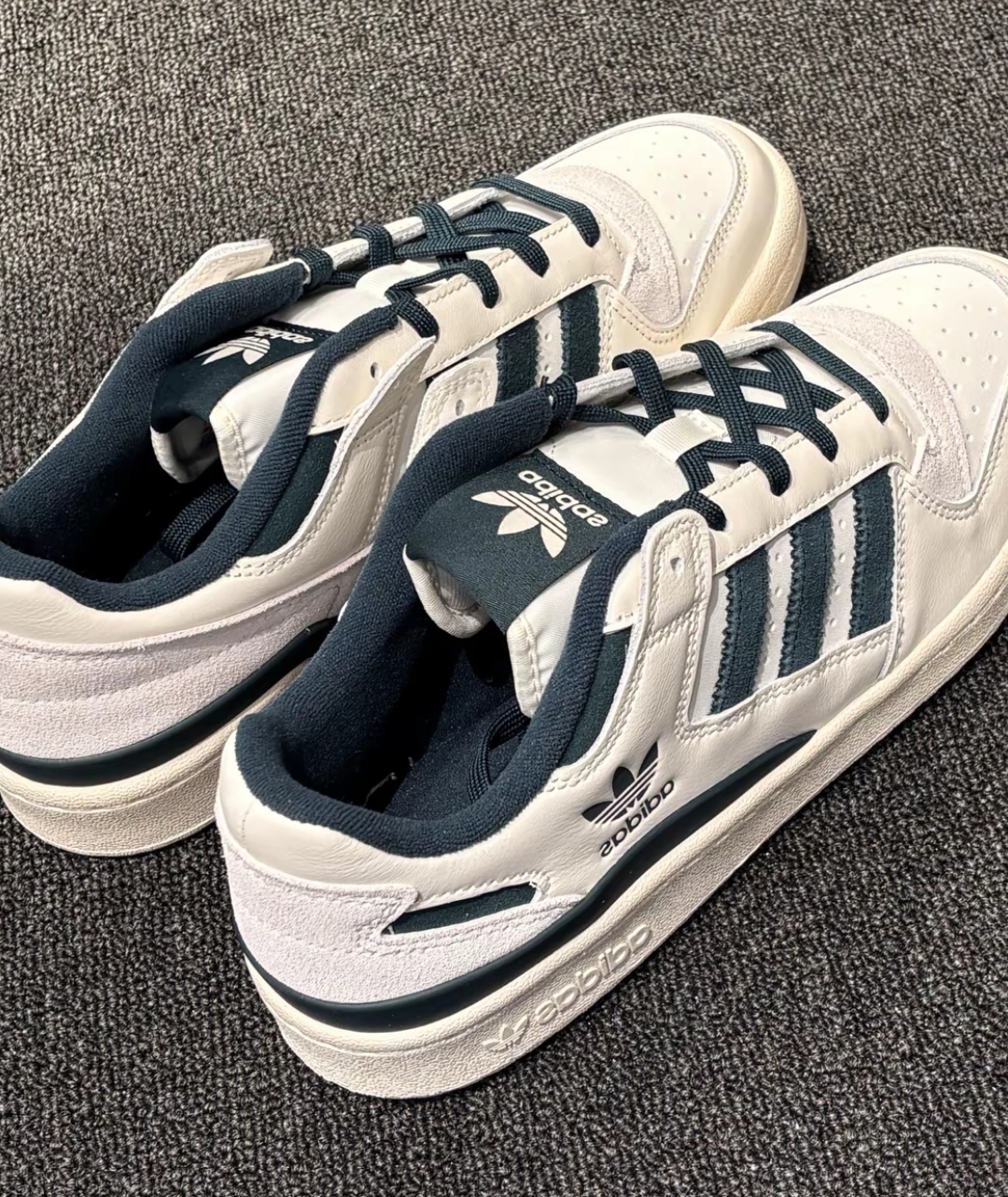 阿迪达斯三叶草正品男女鞋白黑灰低帮休闲板鞋JQ0207