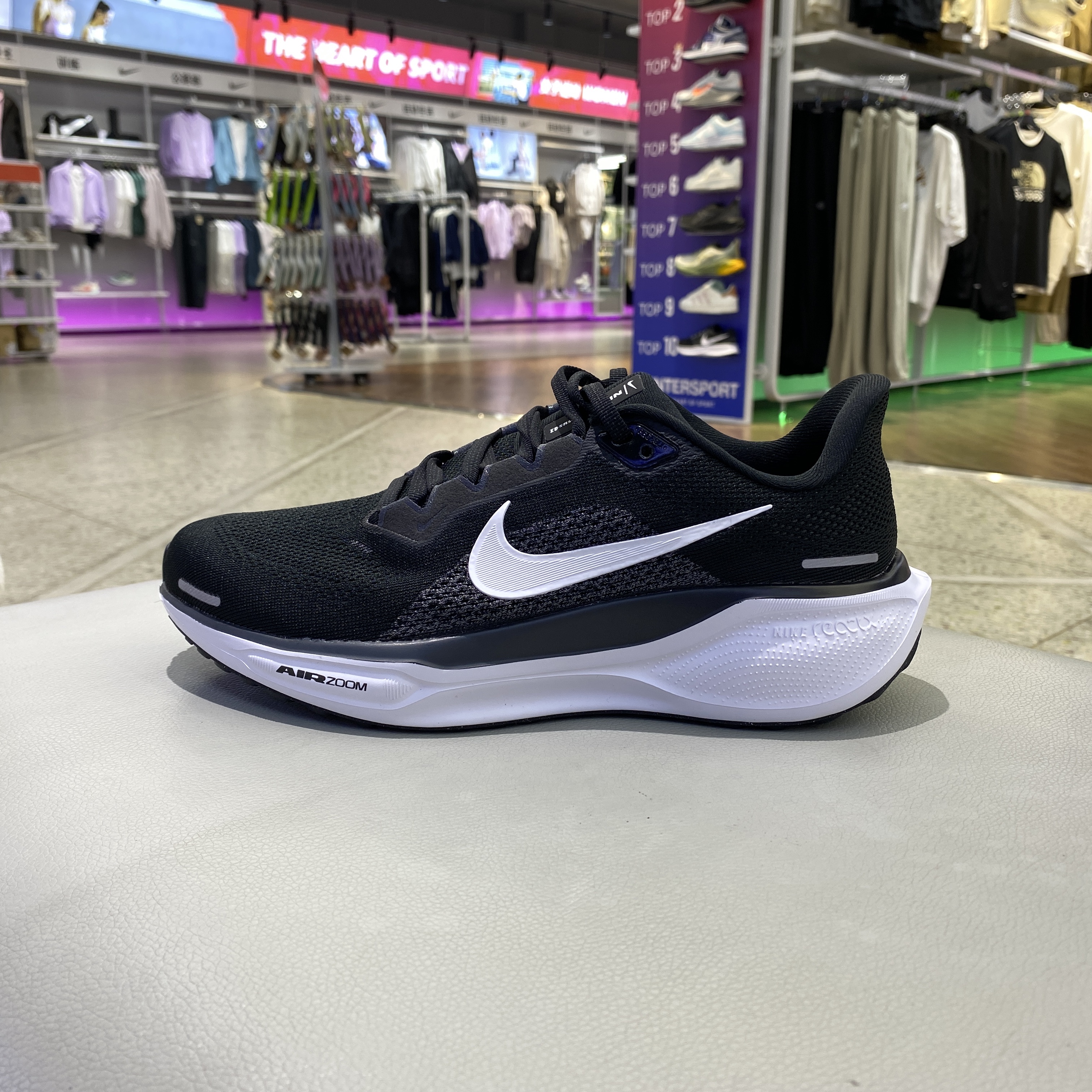 耐克 Nike 正品新款男士透气网面时尚简约跑步鞋FN4932-002
