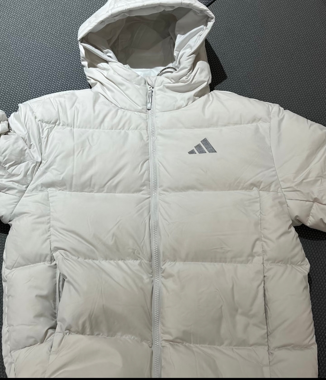 阿迪达斯正品男子运动休闲连帽保暖羽绒服外套面包服KC2477