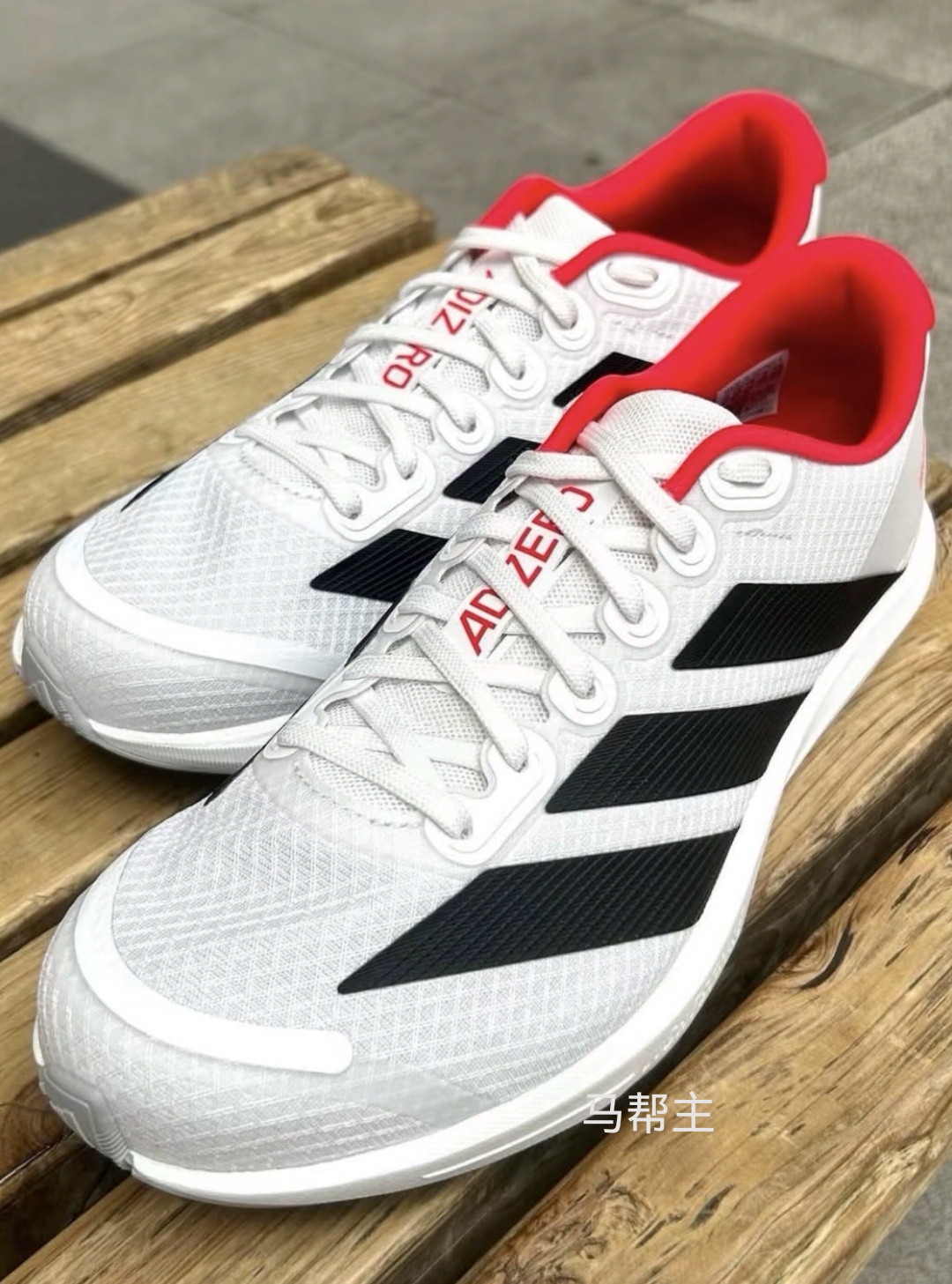 阿迪达斯adidas正品低帮轻便高回弹田径运动鞋休闲跑步鞋JP6529