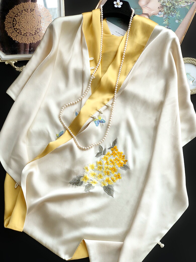 国风绣球蝴蝶杭州丝绸高档真丝刺绣围巾女桑蚕丝盘扣披肩丝巾礼盒