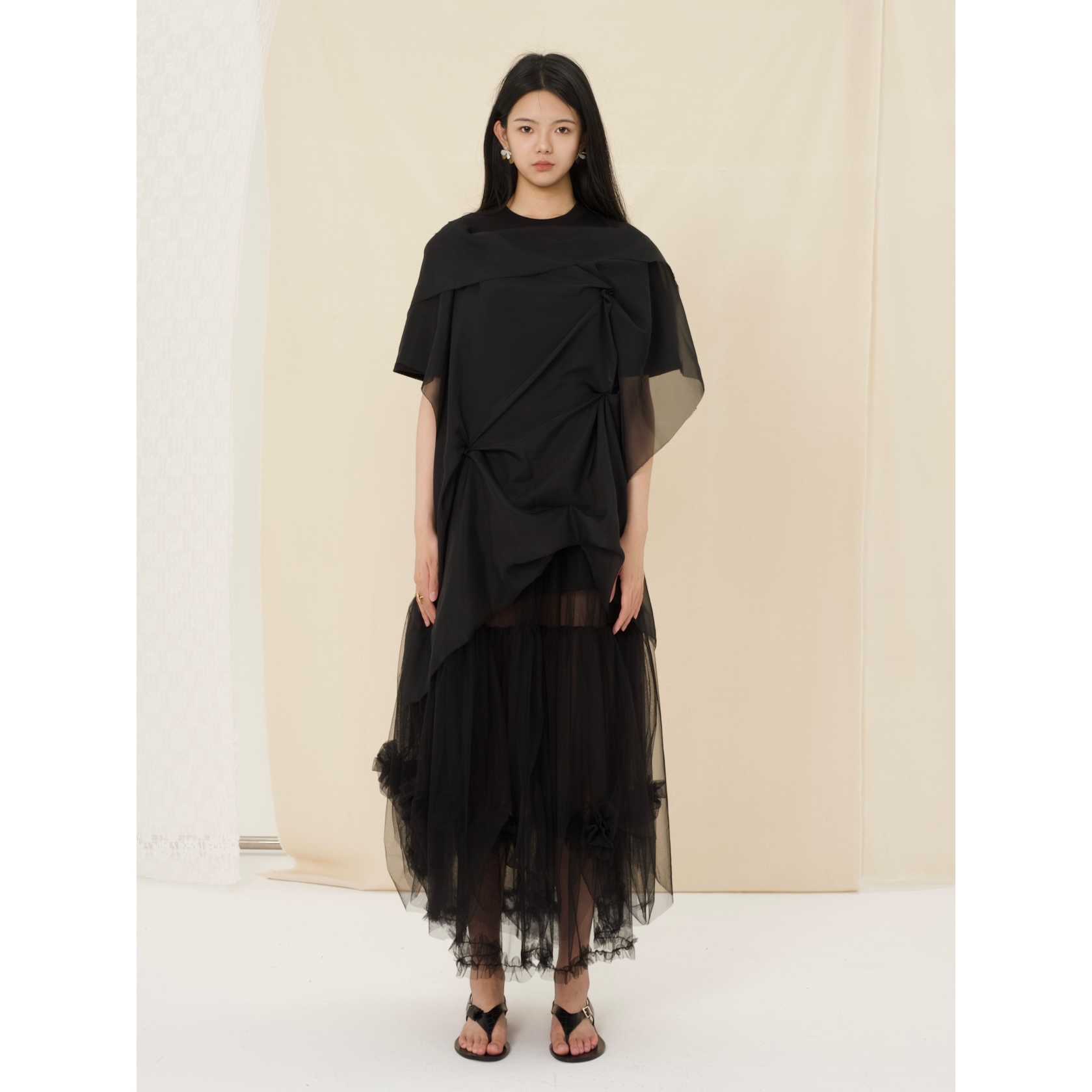 YOWSAH 不规则手工天丝抽褶薄纱短袖T恤 黑色