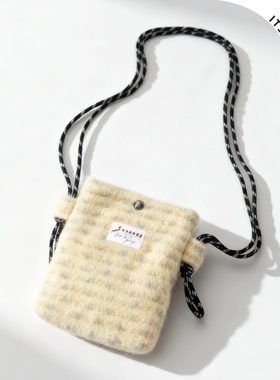 ITSOUMEI毛绒编织包包女秋冬新款手机包休闲斜挎包小众可爱女包