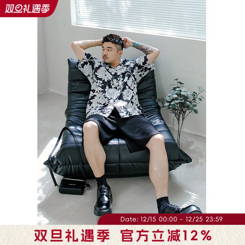 韦恩泽维尔中性复古短袖