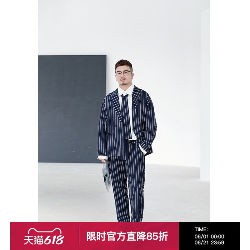韦恩泽维尔加肥加大戗驳领落肩H型条纹薄款大码西装男送领带7504