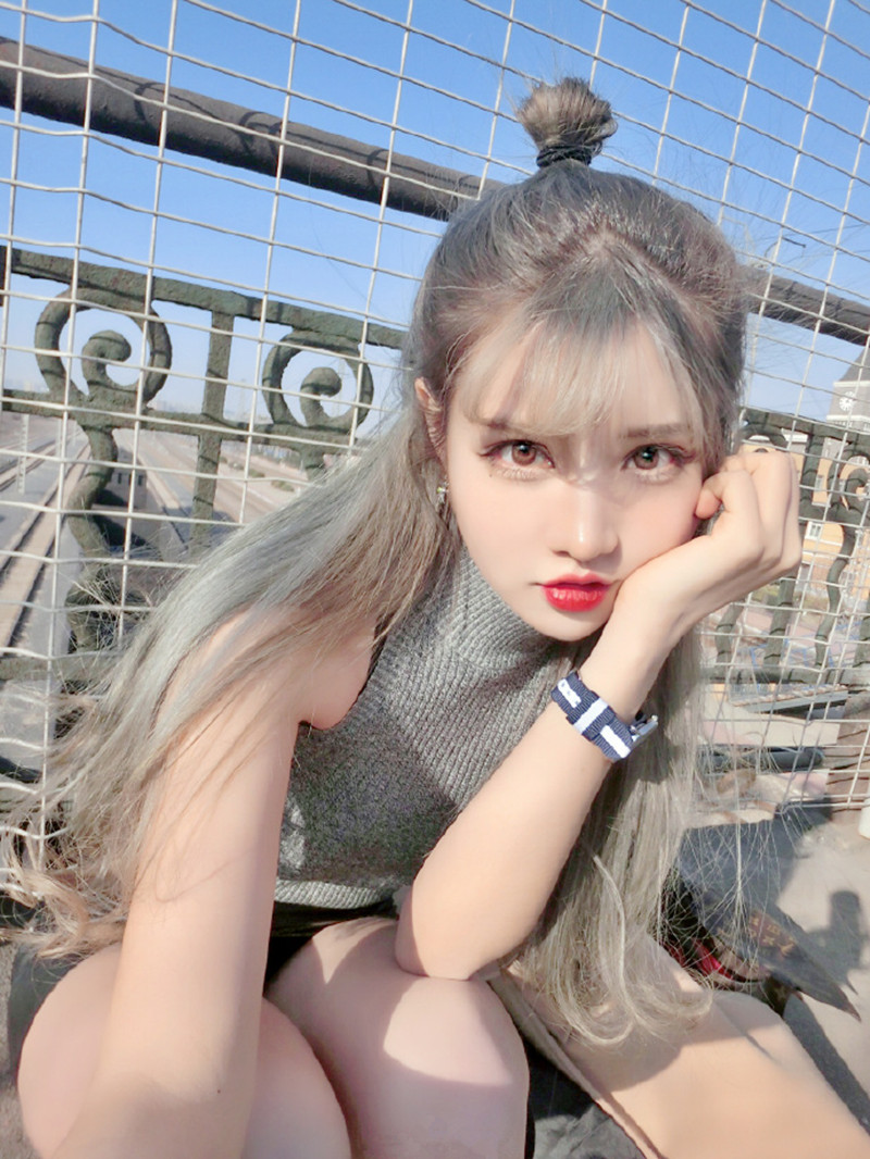 Perruque ANNA LUO  .  Les cheveux longs - Ref 2607454 Image 3